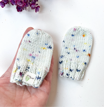 Load image into Gallery viewer, Merino Baby Mittens
